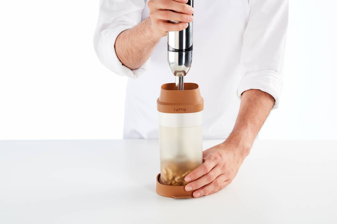 Lekue-Veggie Drinks Maker Lifestyle