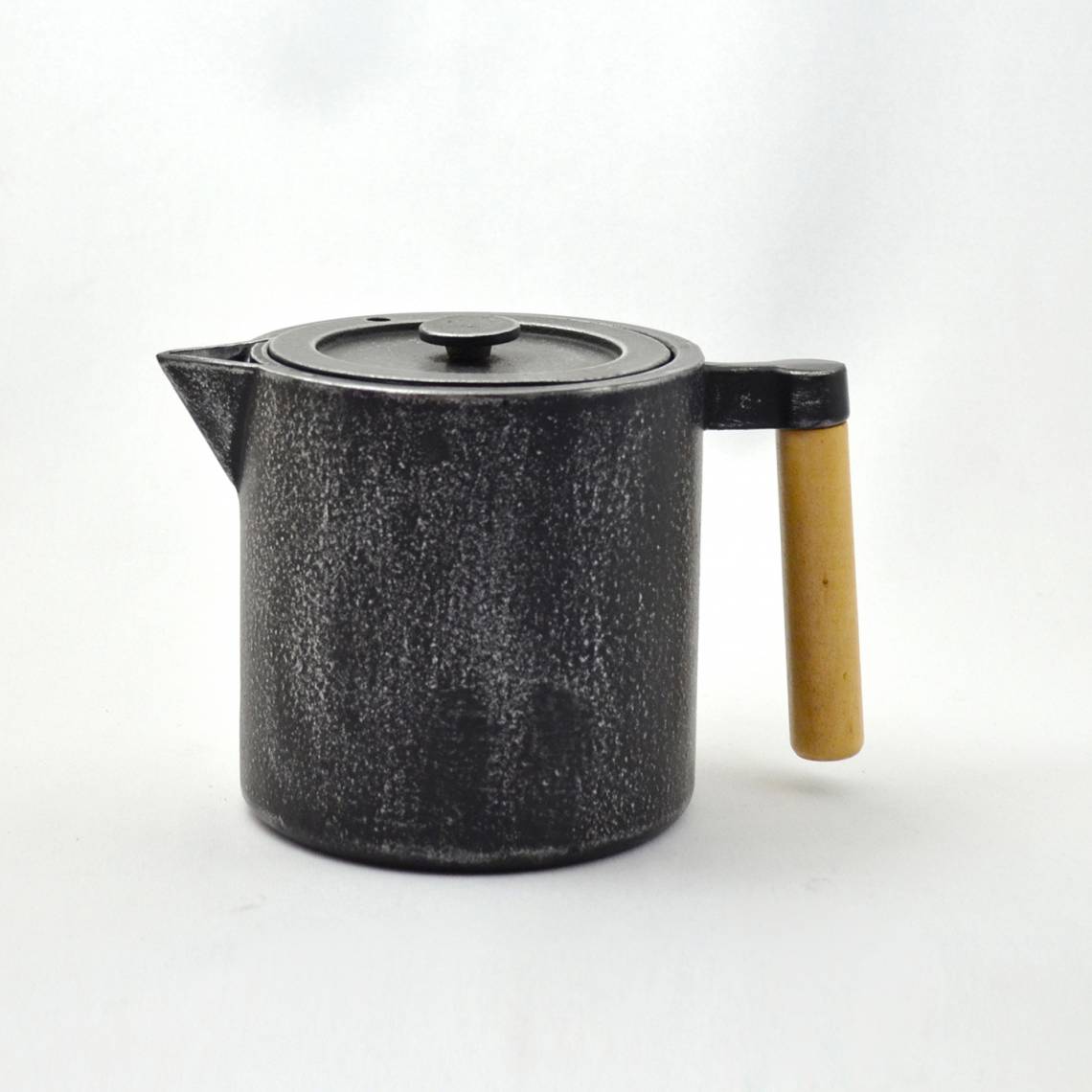 JA-UNENDLICH: Teekannen aus Gusseisen, Bauhaus, Modell Chiisana, 0,9 l, 2299