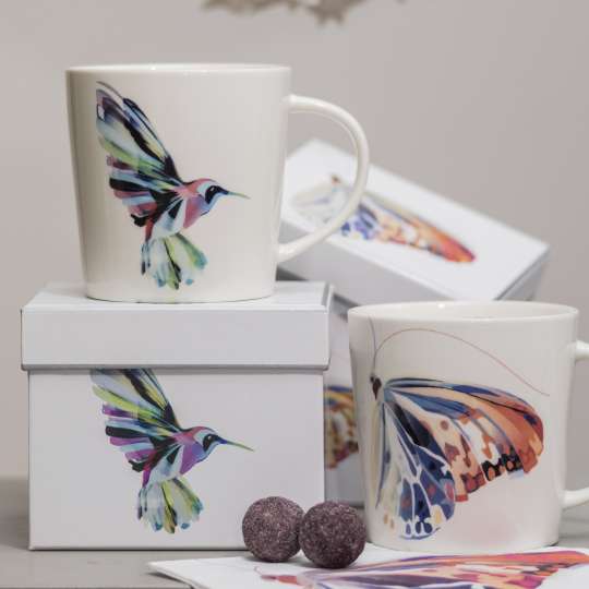 Turnowsky PPD Trend Mugs Corfu Hummingbird-Corfu Butterfly_Szene